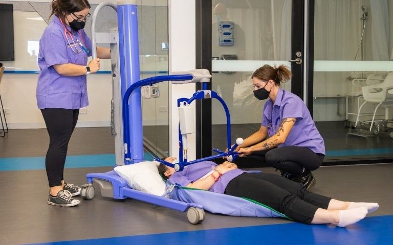 Three nurses hoist training